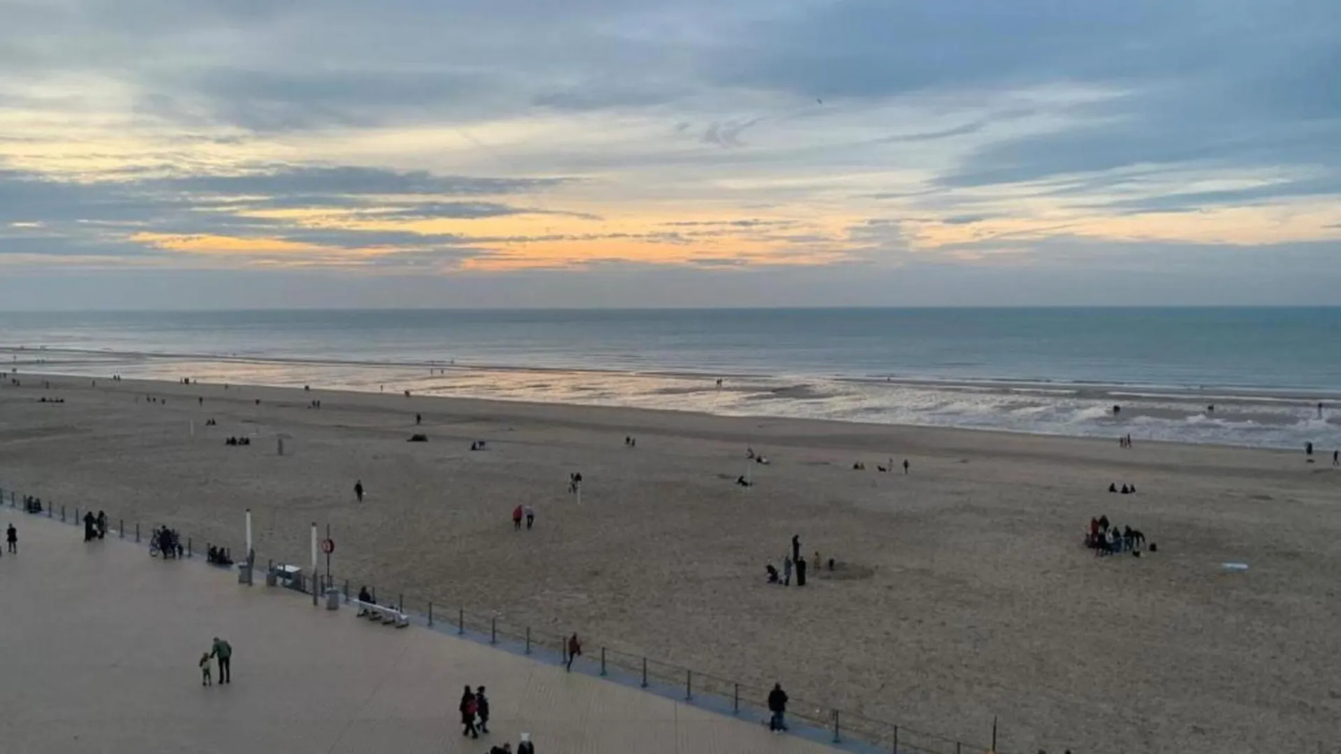 Lush Apartment With View Ostende