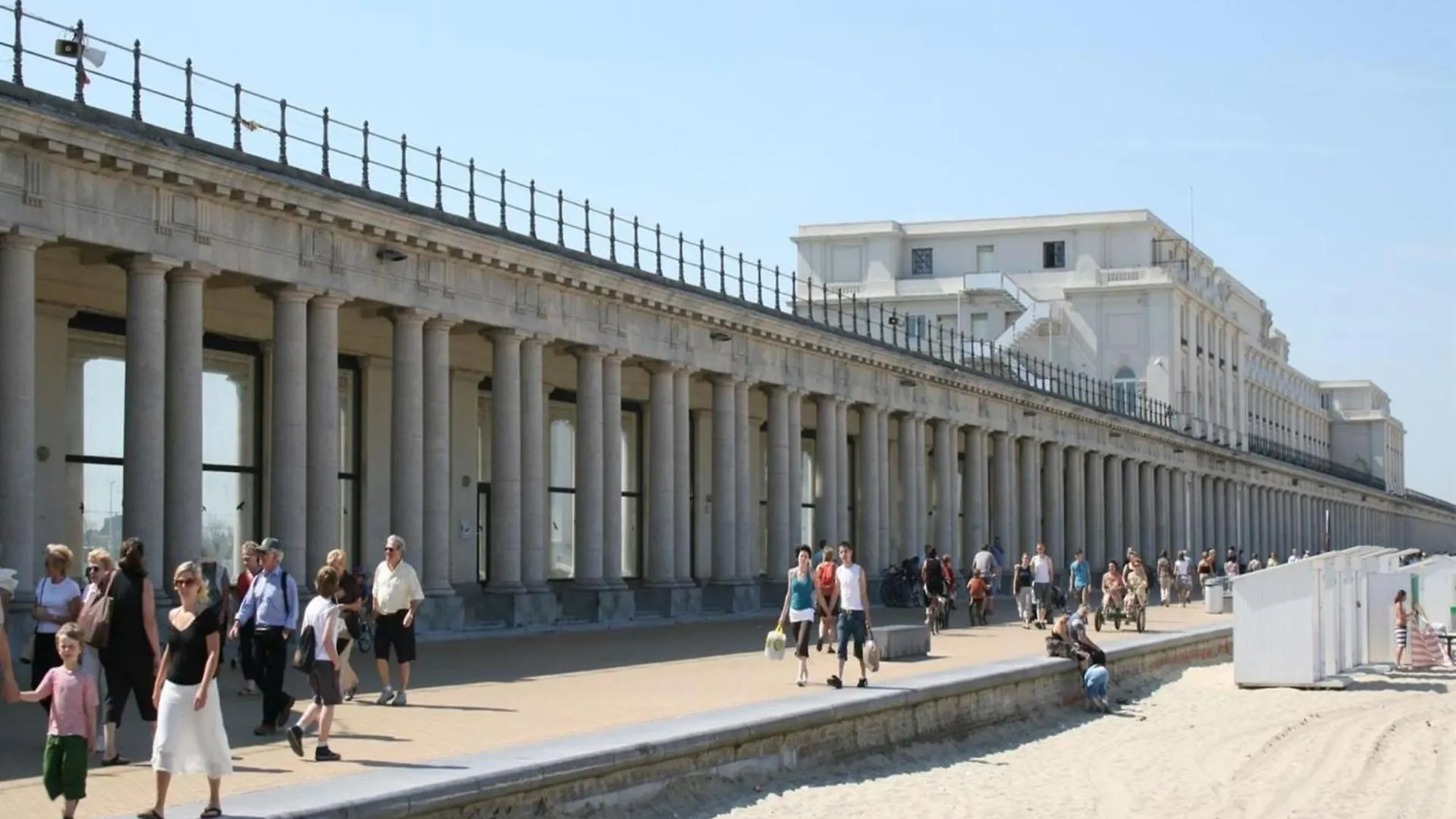 Lush Apartment With View Ostende
